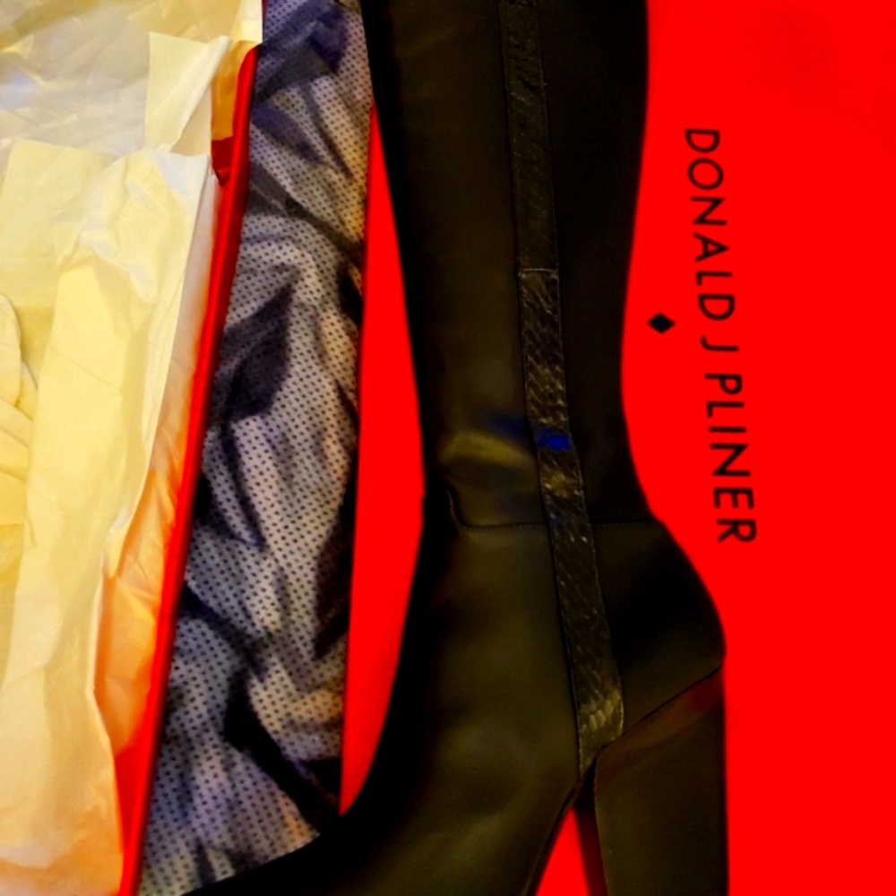 DONALD J PLINER BOOTS NWT 9M